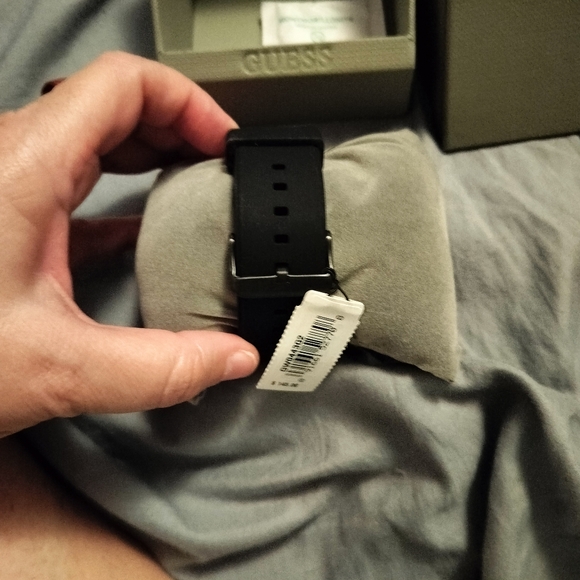 Brand New Guess Men's Watch - Picture 4 of 9